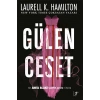 Gülen Ceset