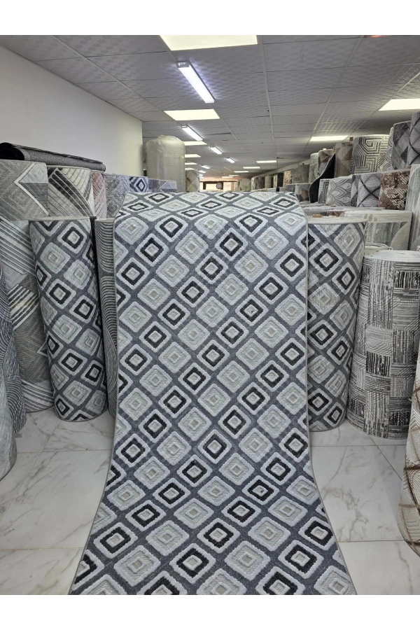 Sarar Klasik Eşkenar Dörtgen Siyah Gri-Siyah Jel Taban Kaymaz Halı