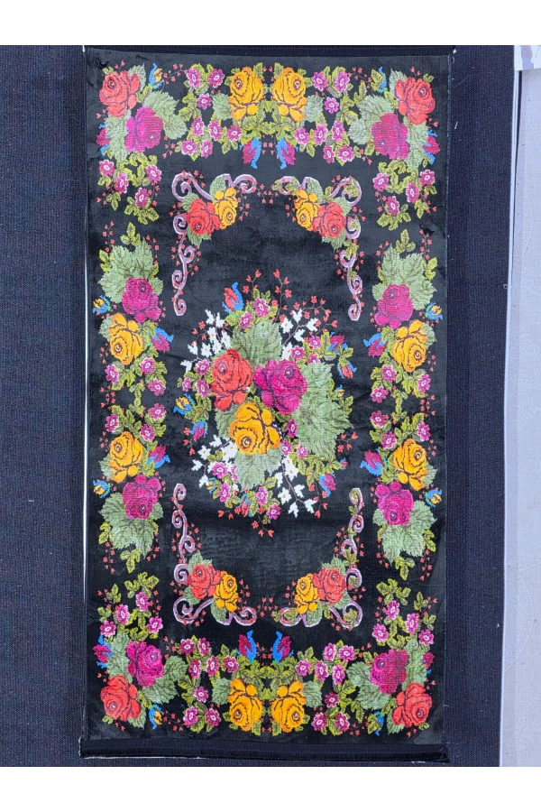 Bellino 4474 Siyah Zemin Gül Buketi Çiçekli Halı 80x150