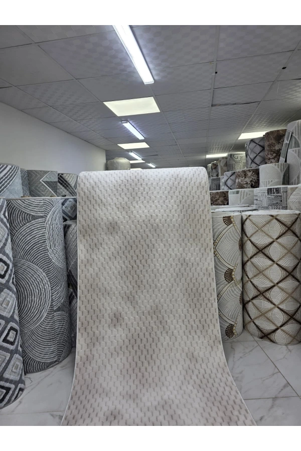 Aksu Krem Beyaz Petek Kabartmalı Sade Halı