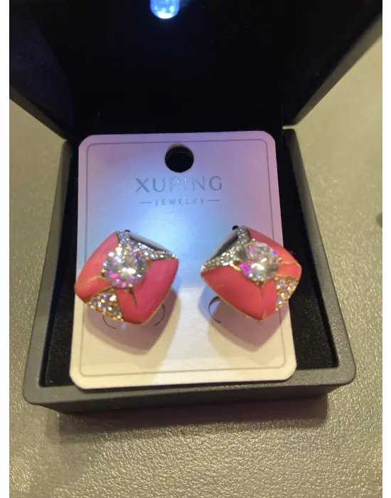 Fuşya Mine Renkli Ortası Taşlı Zarif Kare Küpe