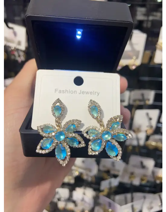 Mavi Taşlı Çiçek Model Abiye Sallantılı Küpe