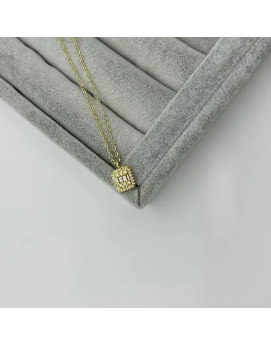 Kare Taşlı Altın Renk Küçük Baget Kolye