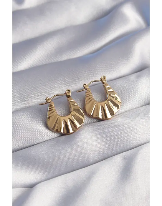   Altın Kabartmalı Görünüm Küpe