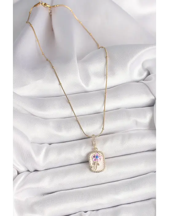 316L Çelik Gold Renk Topçuk Zincir Zirkon Taş Detaylı Beyaz Sedefli Çiçek İşleme Portre Model Kadın Küpe