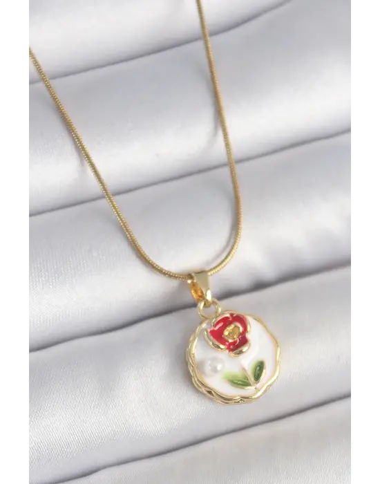 316L Çelik Gold Renk Zincir Beyaz Minimal Çiçek İşlemeli İnci Detay Portre Model Kadın Kolye