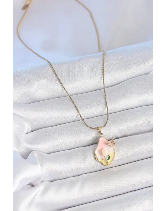 316L Çelik Gold Renk Zincir Damla Mix Renk Çiçek İşlemeli Kelebek Detay Portre Model Kadın Kolye