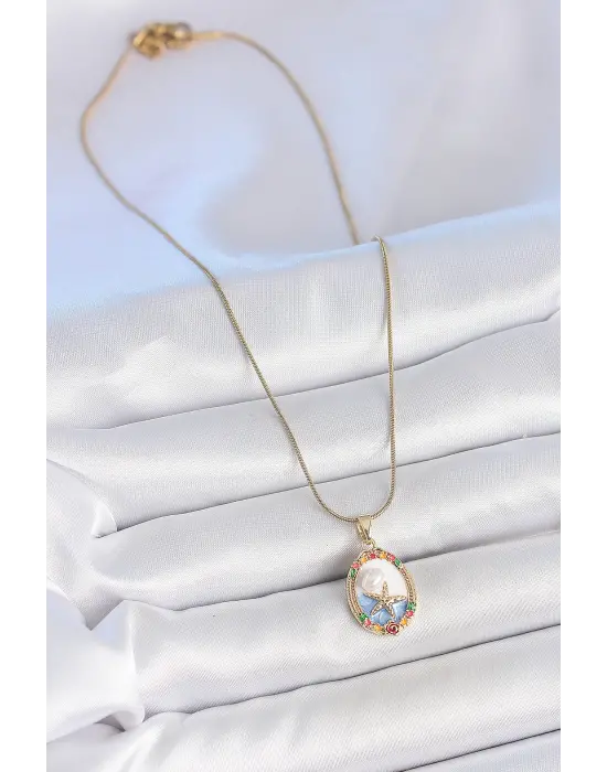 316L Çelik Gold Renk Zincir Mix Renkli Deniz Yıldız İşlemeli İnci Detay Portre Model Kadın Kolye