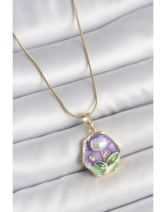 316L Çelik Gold Renk Zincir Mor Çiçek İşlemeli İnci Detay Portre Model Kadın Kolye