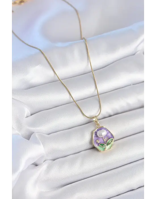 316L Çelik Gold Renk Zincir Mor Çiçek İşlemeli İnci Detay Portre Model Kadın Kolye