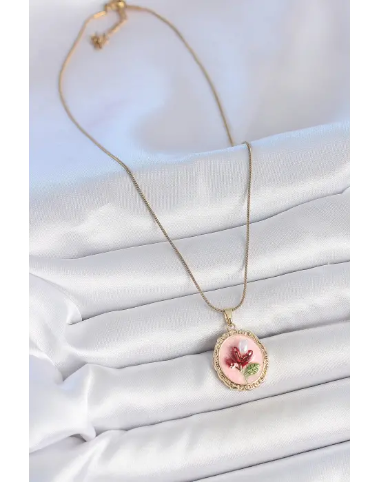 316L Çelik Gold Renk Zincir Pembe Mineli İncili Çiçek İşlemeli Portre Model Kadın Kolye