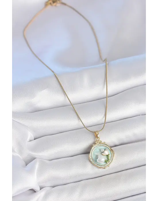 316L Çelik Gold Renk Zincir Turkuaz Mineli İncili Çiçek İşlemeli Portre Model Kadın Kolye