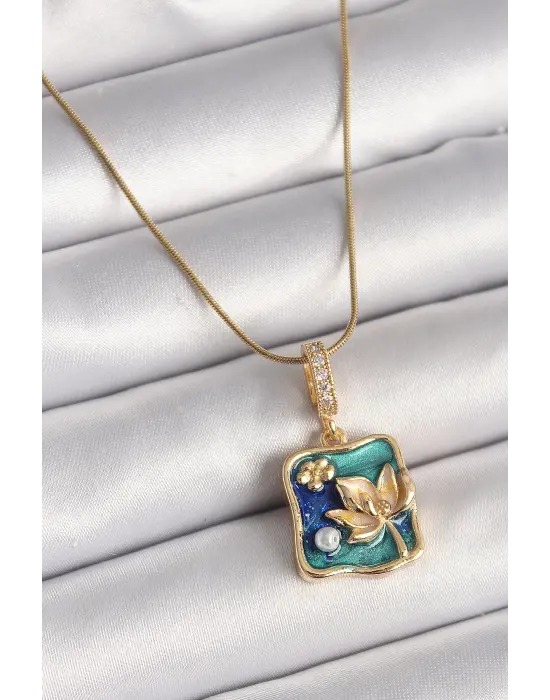 316L Çelik Gold Renk Zincir Zirkon Taş Detaylı Mavi İşlemeli Çiçek Portre Model Kadın Kolye