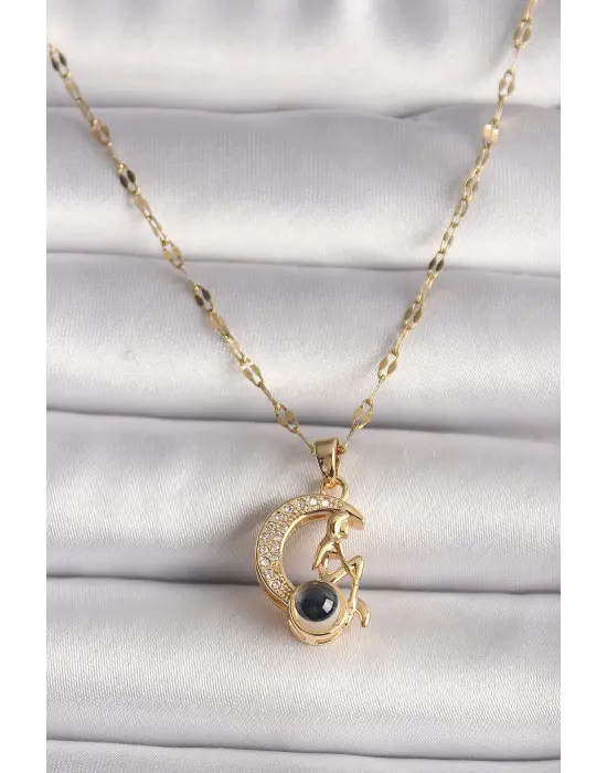  Altın  Zirkon Taşlı Hilal Oturan  Figür Projeksiyon Model  Çelik Kolye