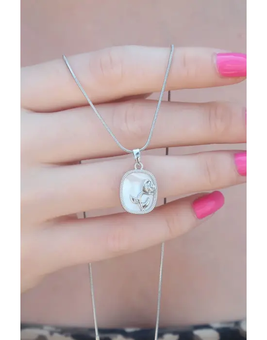 316L Çelik Gümüş Renk Gül Portre Model Kadın Kolye
