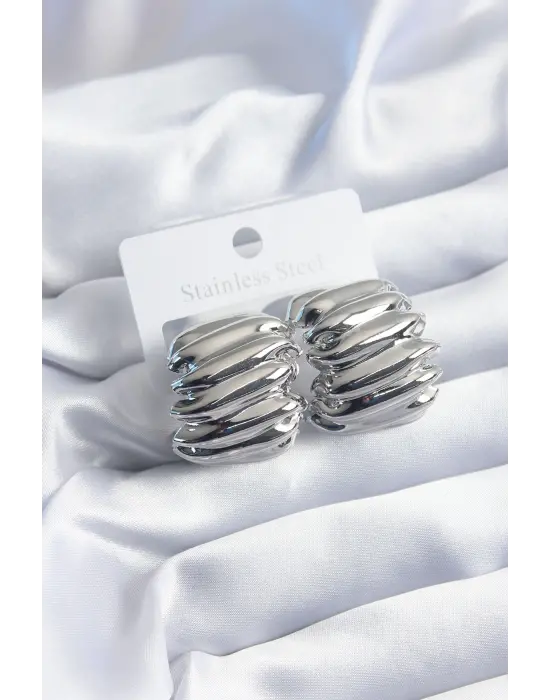 316L Çelik Gümüş Renk İşlemeli Kare Model Kadın Küpe