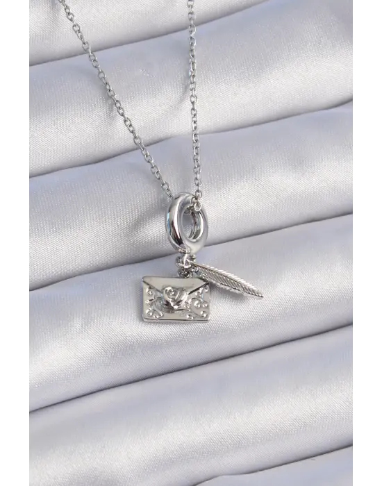  Gümüş  Kalp Detay Mektup Figür Charm Model  Çelik Kolye