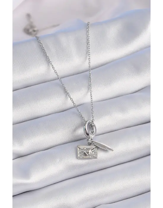  Gümüş  Kalp Detay Mektup Figür Charm Model  Çelik Kolye