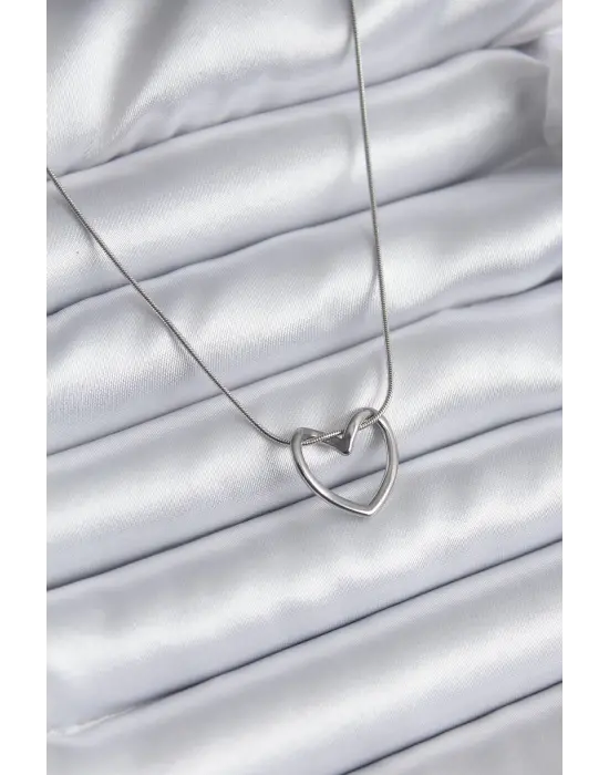  Gümüş  Kalp Model  Çelik Kolye