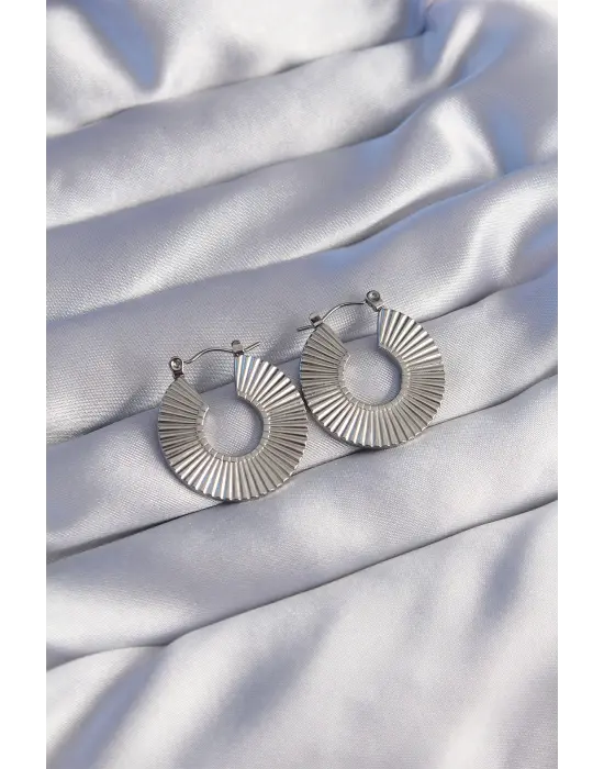   Gümüş Oval Çizgili Plaka Küpe