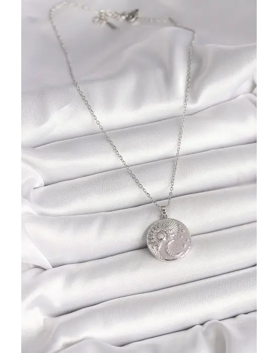 316L Çelik Gümüş Renk Zincir Zirkon Taşlı Ay Güneş İşlemeli Madalyon Model Kadın Kolye