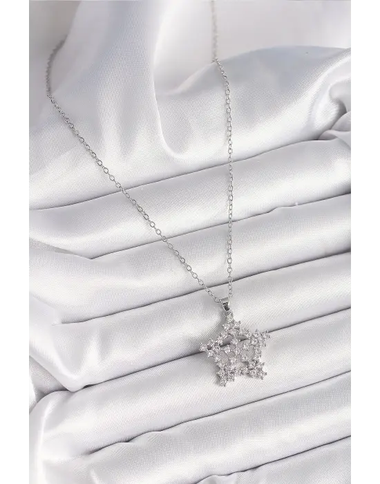 Gümüş Renkli Taşlı Kar Tanesi Model Çelik Kadın Kolye