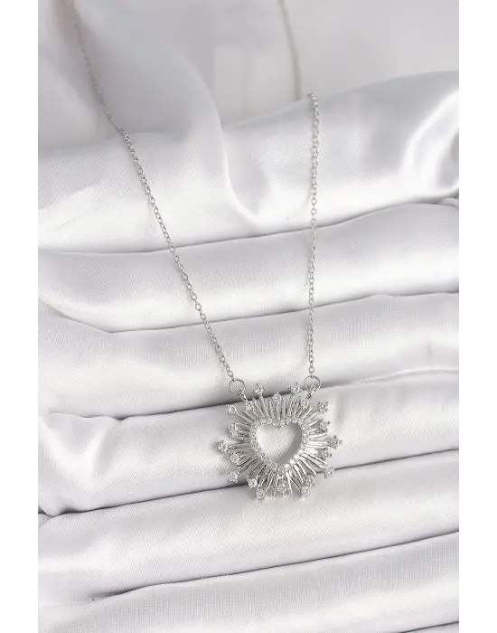 316L Çelik Gümüş Renk Zirkon Taşlı Kalp Model Kadın Kolye