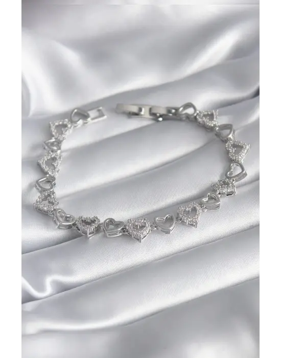 Pirinç Gümüş Renk Zirkon Taşlı Kalp Model VIP Seri Kadın Bileklik