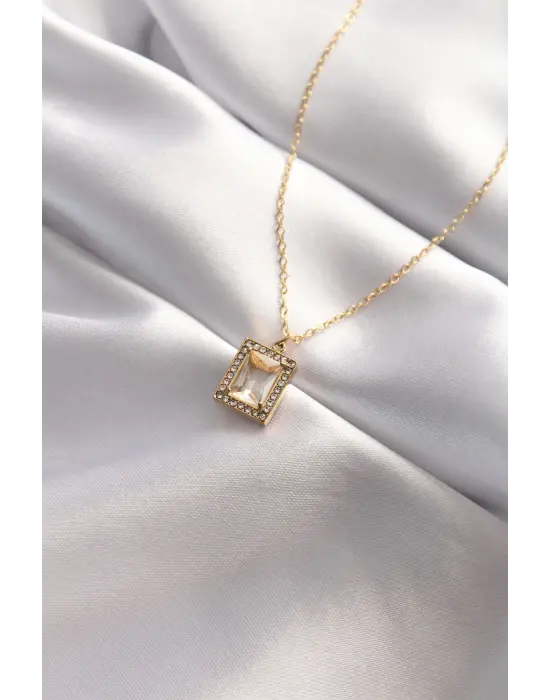  Taşlı Altın  Kare Tasarımlı Çelik Kolye