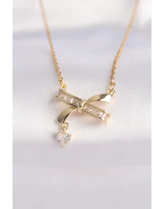  Zincir Altın  Zirkon Taşlı Kalp Detay Fiyonk Çelik Kolye