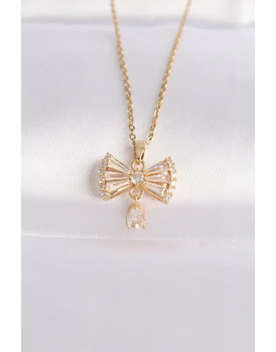  Zincir Altın  Zirkon Taşlı Kalp Detay Fiyonk Çelik Kolye