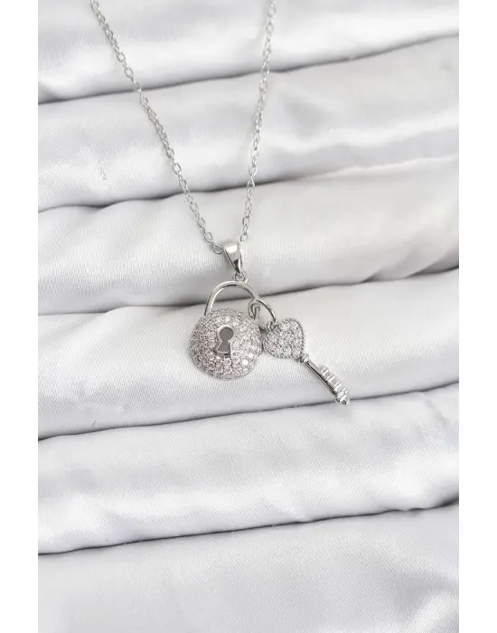 316L Çelik Zincir Gümüş Renk Kilit Anahtar Model Zirkon Taşlı Kadın Kolye