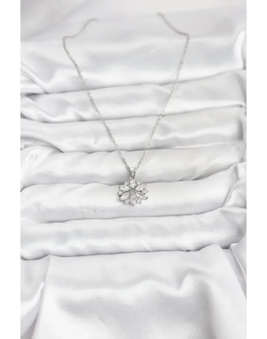 316L Çelik Zincir Gümüş Renk Lotus Model Zirkon Taşlı Kadın Kolye