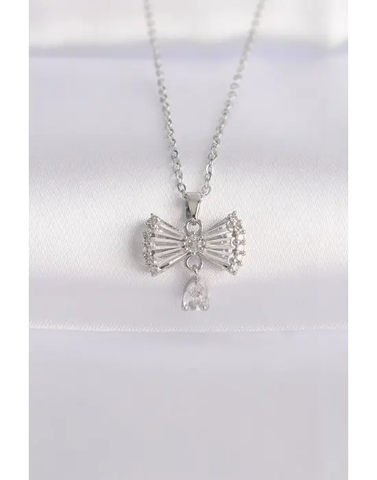  Zincir Gümüş  Zirkon Taşlı Kalp Detay Fiyonk Çelik Kolye