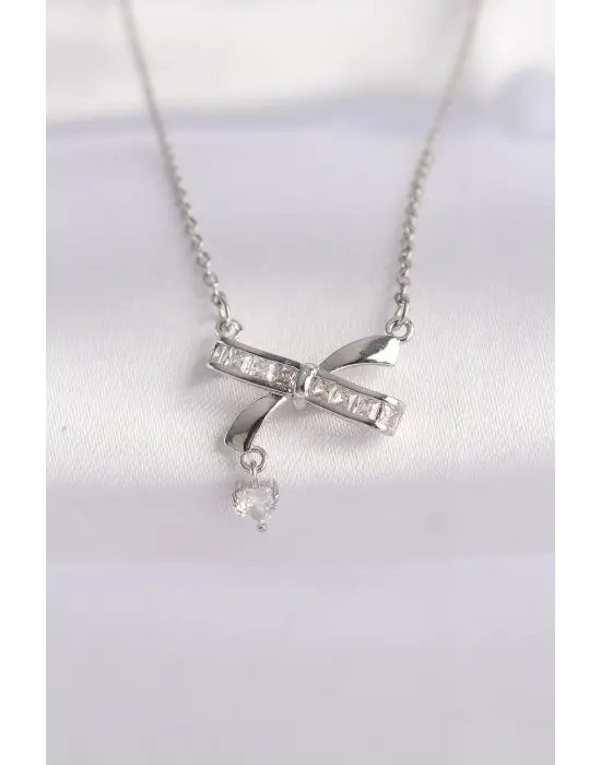  Zincir Gümüş  Zirkon Taşlı Kalp Detay Fiyonk Çelik Kolye