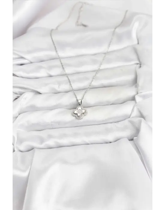 316L Çelik Zincir Gümüş Renk Zirkon Taşlı Yonca Model Kadın Kolye