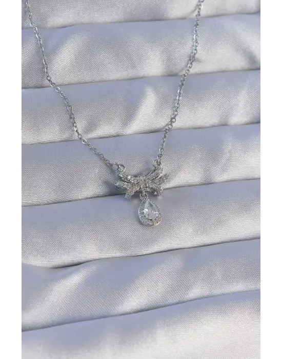  Zincirli Gümüş  Zirkon Taşlı Damla Detay Fiyonk Model Çelik Kolye