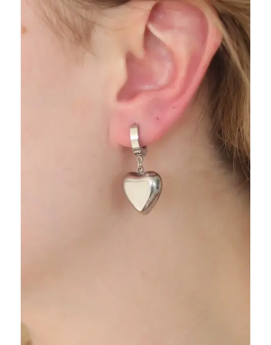  Kararmaz  Gümüş Kalpli Çelik Küpe