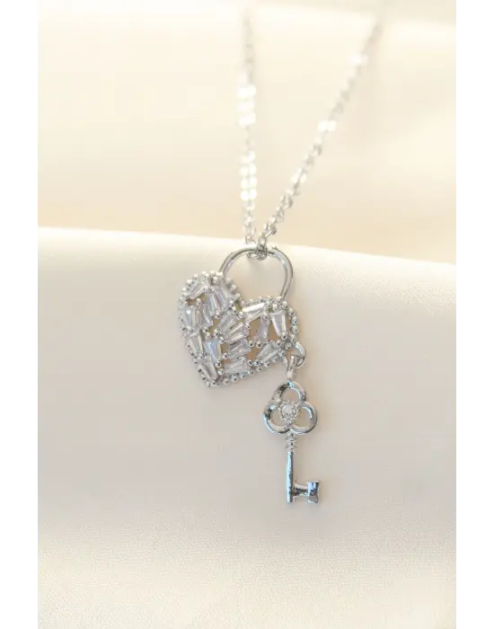 316L Zinciri Çelik Zirkon Taşlı Gümüş  Kalp ve Anahtar Tasarımlı Çelik Kolye