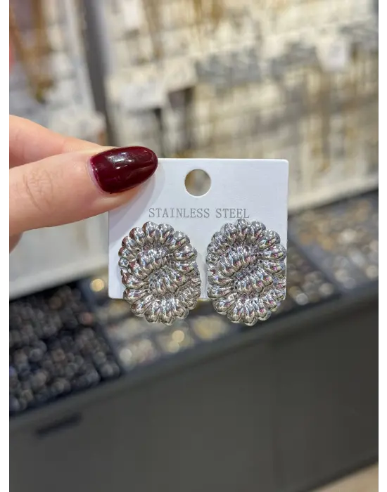 Gümüş Renk Sarmal Çelik Küpe