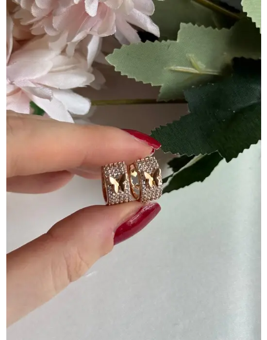 Halka Model Kelebek İşlemeli Küpe