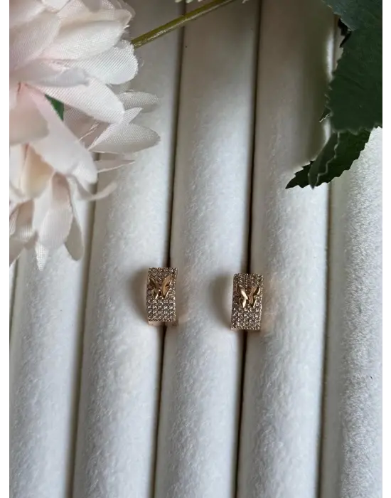 Halka Model Kelebek İşlemeli Küpe