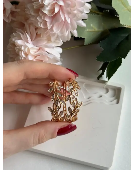 Yaprak Motifli Çiçek Desenli Büyük Halka Küpe