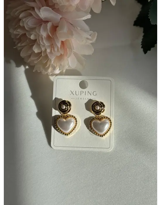 İncili Üstü Çiçekli Altı Kalpli Sallantılı Çelik Küpe