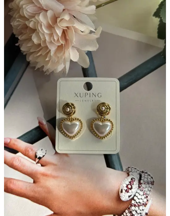 İncili Üstü Çiçekli Altı Kalpli Sallantılı Çelik Küpe