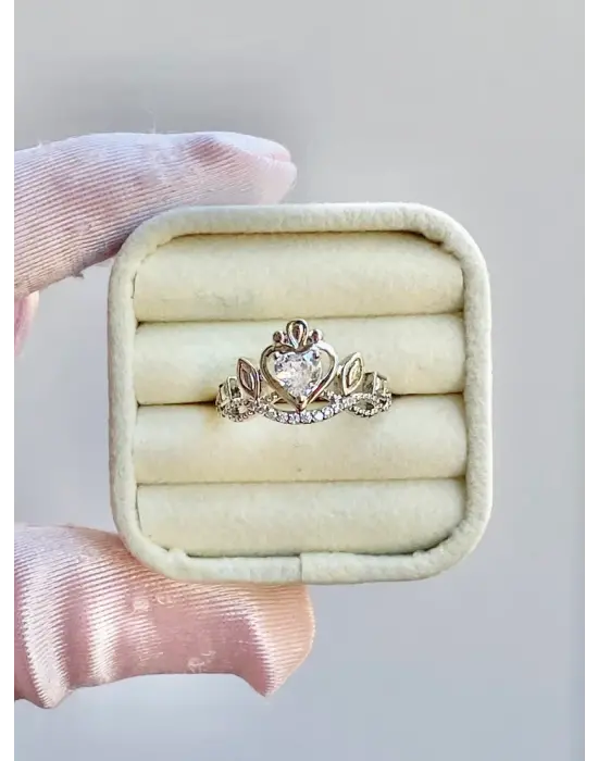 Kalpli Gelin Tacı Model Kadın Yüzüğü