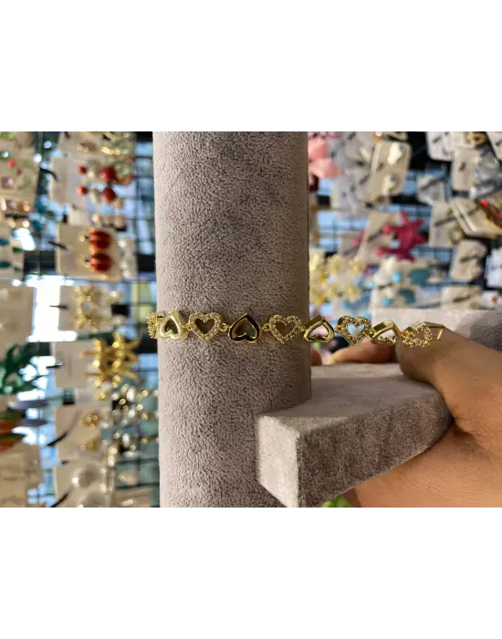 Altın Renk Kalp Figürlü Taşlı Zarif Kadın Bileklik