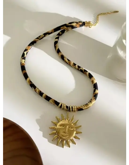 Leopar Desenli İp Zincirli Altın Güneş Kolye