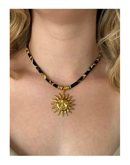 Leopar Desenli İp Zincirli Altın Güneş Kolye