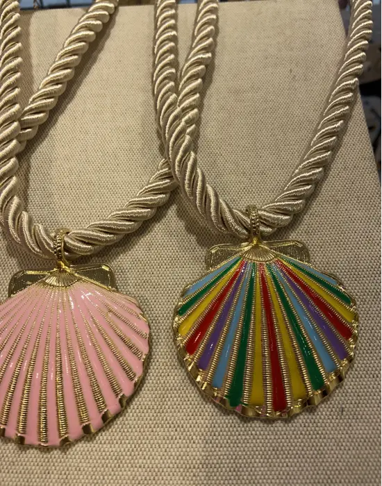 Halat Zincirli Deniz Kabuğu Midye Kolye Kırmızı Pembe Beyaz Yeşil